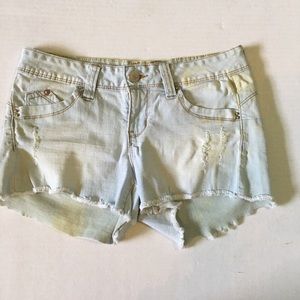 Light wash YMI denim jean shorts